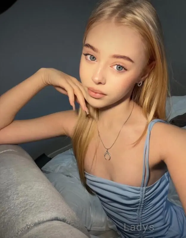 Anastasiia, 18 years beautiful nude Paris escorts girl, height 166 sm, Weight 45 kg