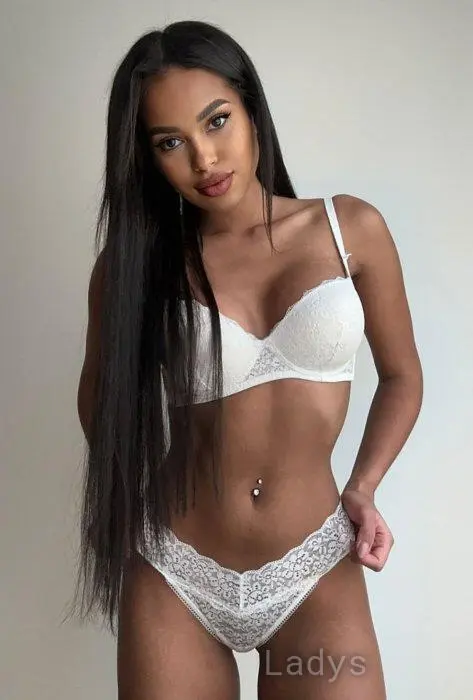 Gloria, 26 years beautiful nude Paris escorts girl, height 160 sm, Weight 50 kg