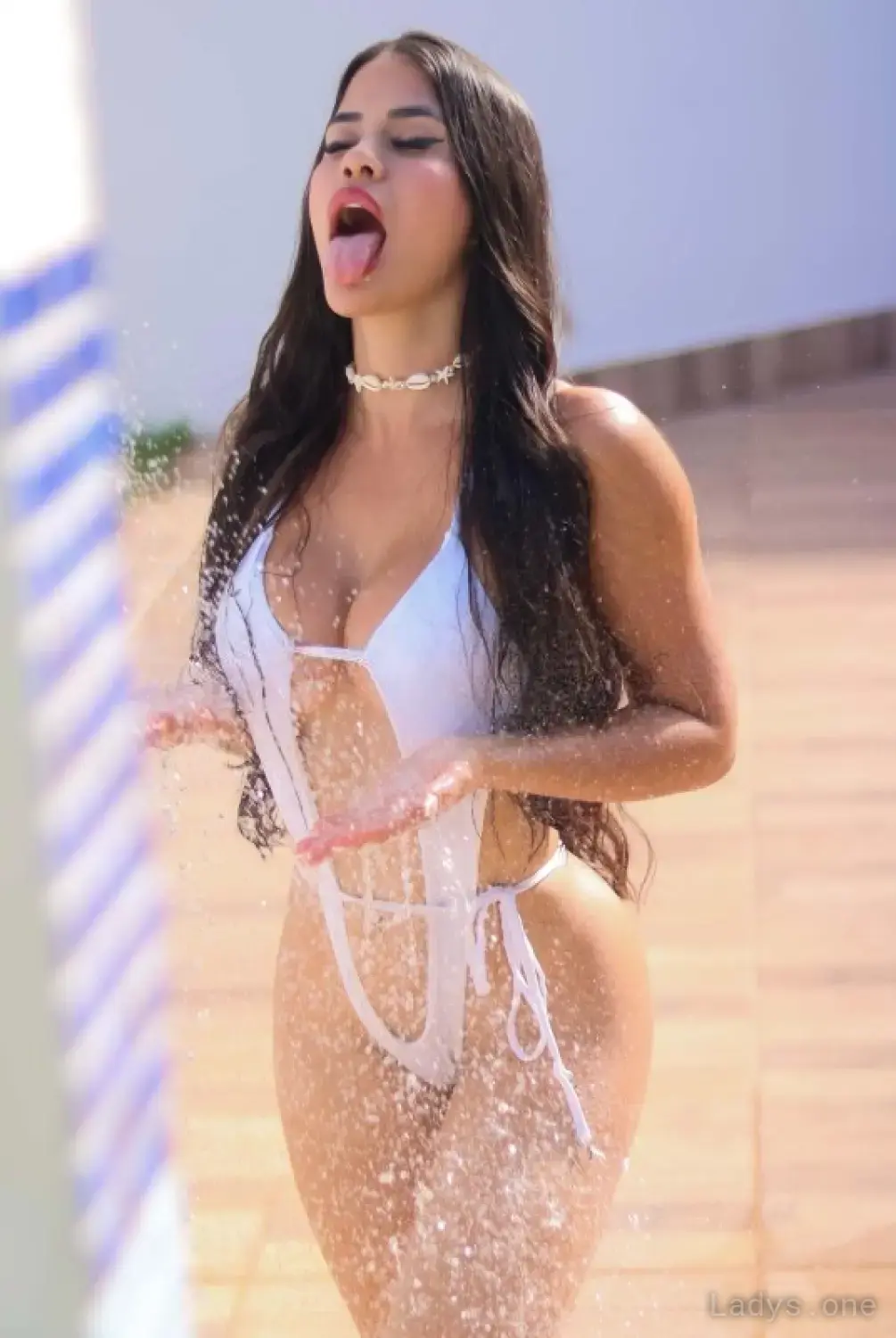KRIS BRAZILIAN, 27 years beautiful nude Paris escorts girl, height 173 sm, Weight 64 kg