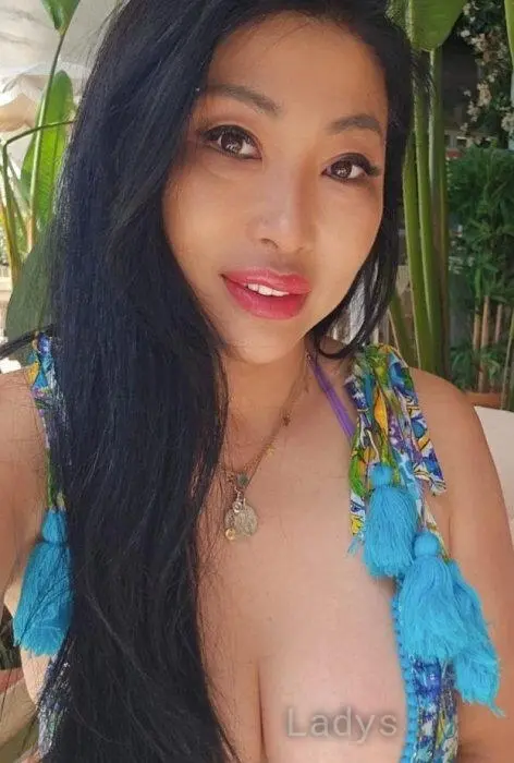 Lika Li, 30 years beautiful nude Paris escorts girl, height 168 sm, Weight 55 kg