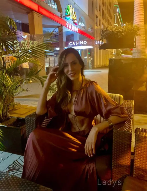 Marie Tania, 36 years beautiful nude Paris escorts girl, height 179 sm, Weight 64 kg