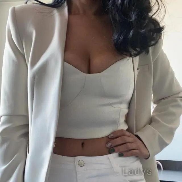 Masseuse diplome a Paris, 35 years beautiful nude Paris escorts girl, height 172 sm, Weight 65 kg