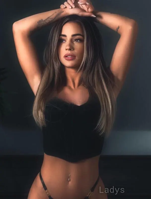 Mika, 22 years beautiful nude Paris escorts girl, height 150 sm, Weight 50 kg