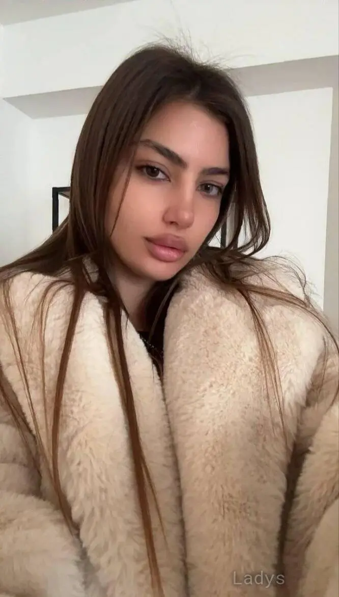 Nadiege, 27 years beautiful nude Paris escorts girl, height 175 sm, Weight 67 kg