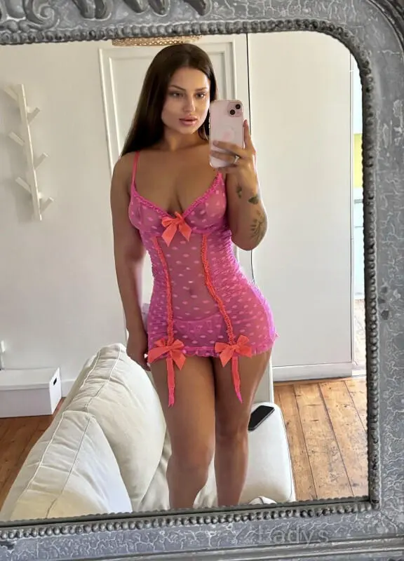 Vrai-Photo-Sur, 22 years beautiful nude Paris escorts girl, height 169 sm, Weight 52 kg