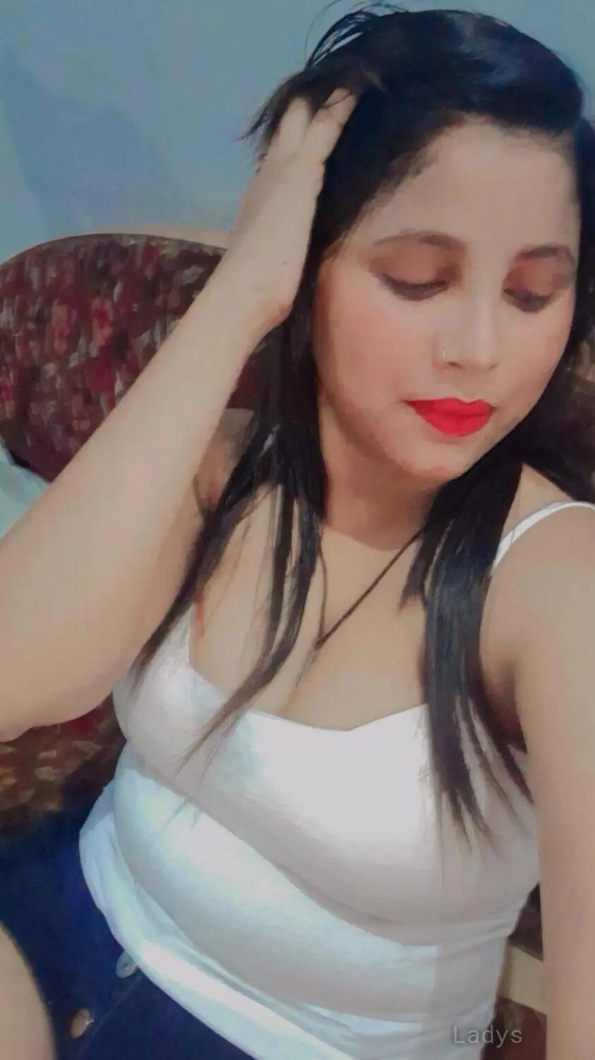 Prema, 23 years old Patna escort girl with big tits, height 154 sm, Weight  kg