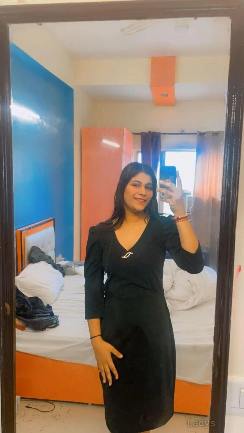 Upasana, 22 years beautiful nude Patna escorts girl, height 167 sm, Weight kg