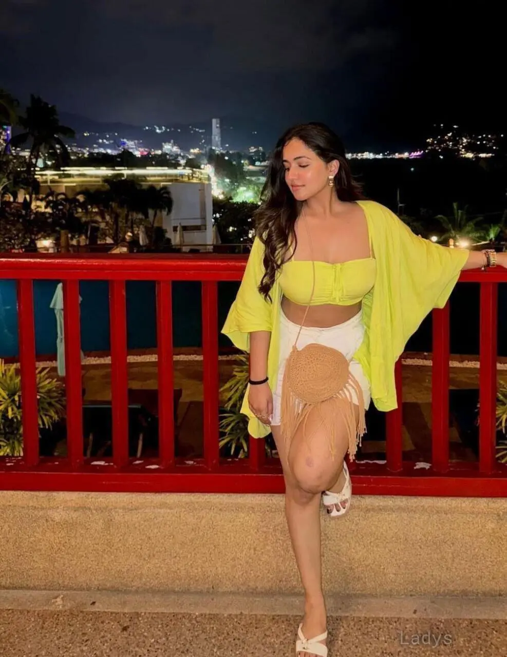 Ayushi, 22 years old Pattaya escort girl with big tits, height 166 sm, Weight kg