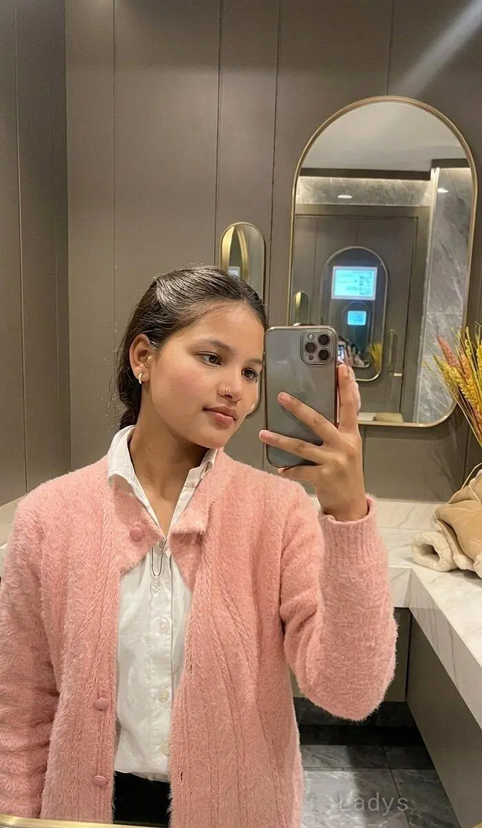 Deepika,  years old Pattaya escort girl with big tits, height  sm, Weight  kg