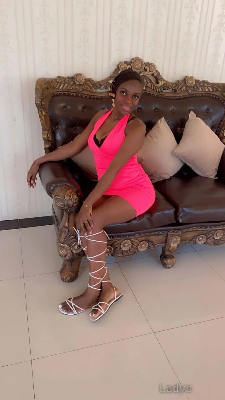Ellah, 22 years old Pattaya escort girl with big tits, height 162 sm, Weight kg