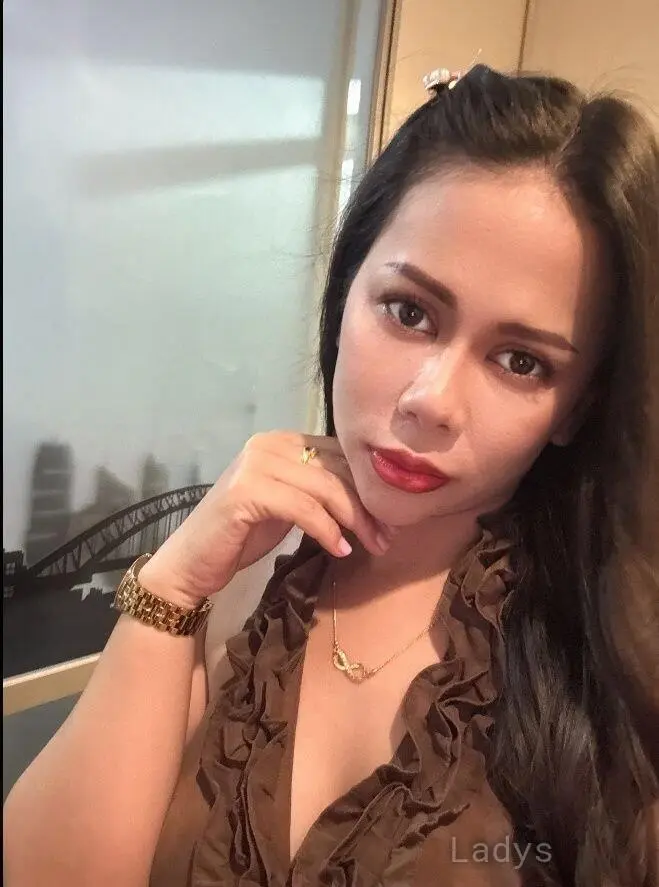 Jasmine, 21 years old Pattaya escort girl with big tits, height 165 sm, Weight kg