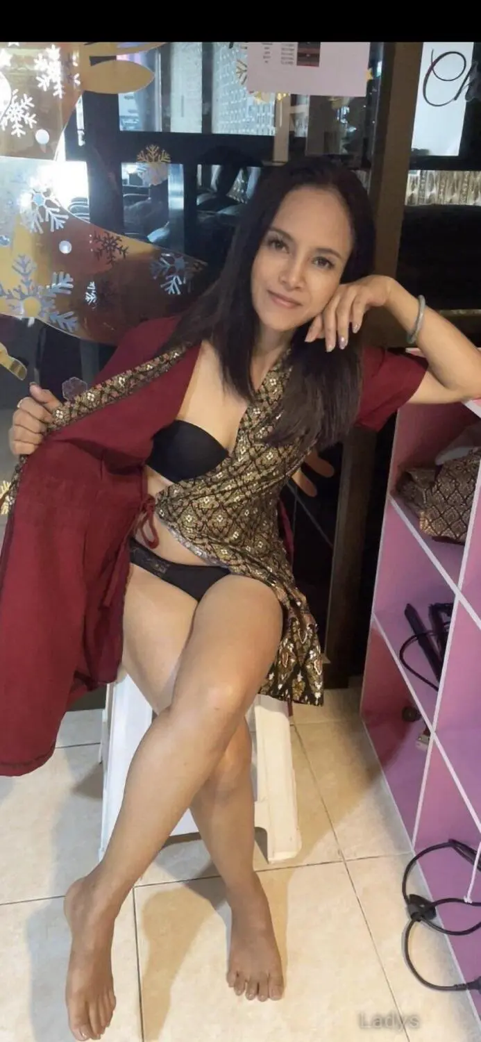 Jen, 35 years old Pattaya escort girl with big tits, height 150 sm, Weight  kg