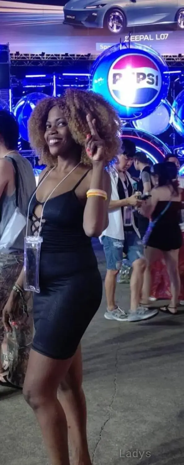 African Domme, 27 years beautiful nude Pattaya escorts girl, height 168 sm, Weight 55 kg