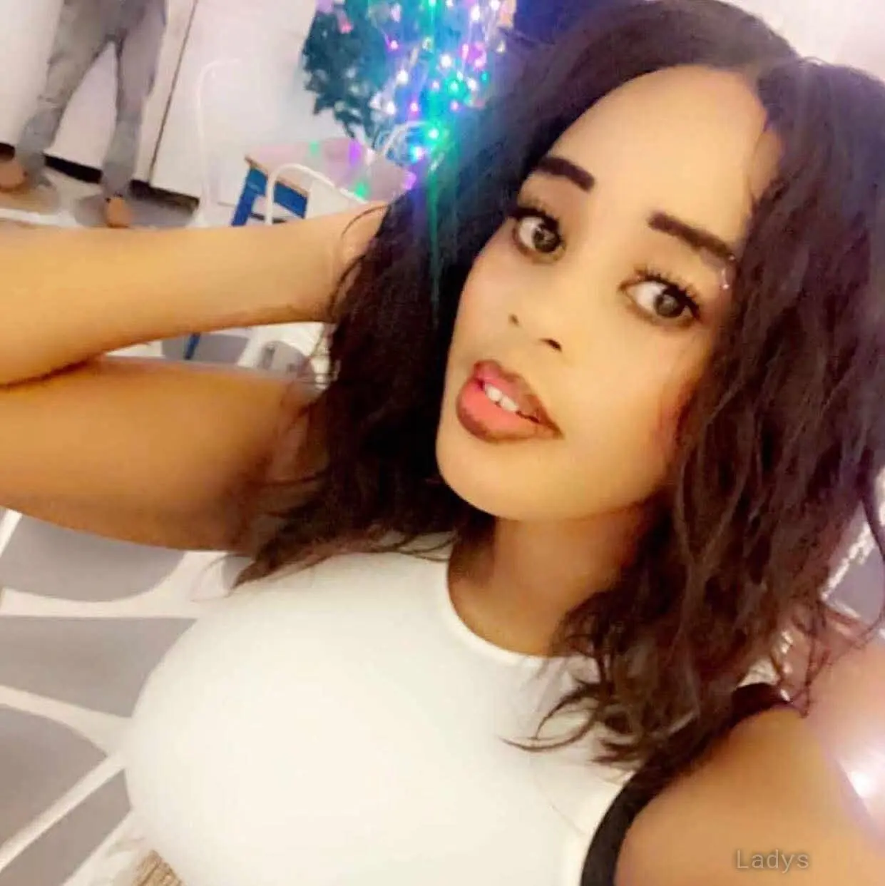 Emma, 24 years beautiful nude Pattaya escorts girl, height 165 sm, Weight  kg
