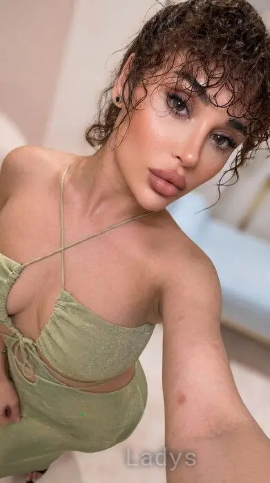 Medina, 28 years beautiful nude Pattaya escorts girl, height 166 sm, Weight 51 kg