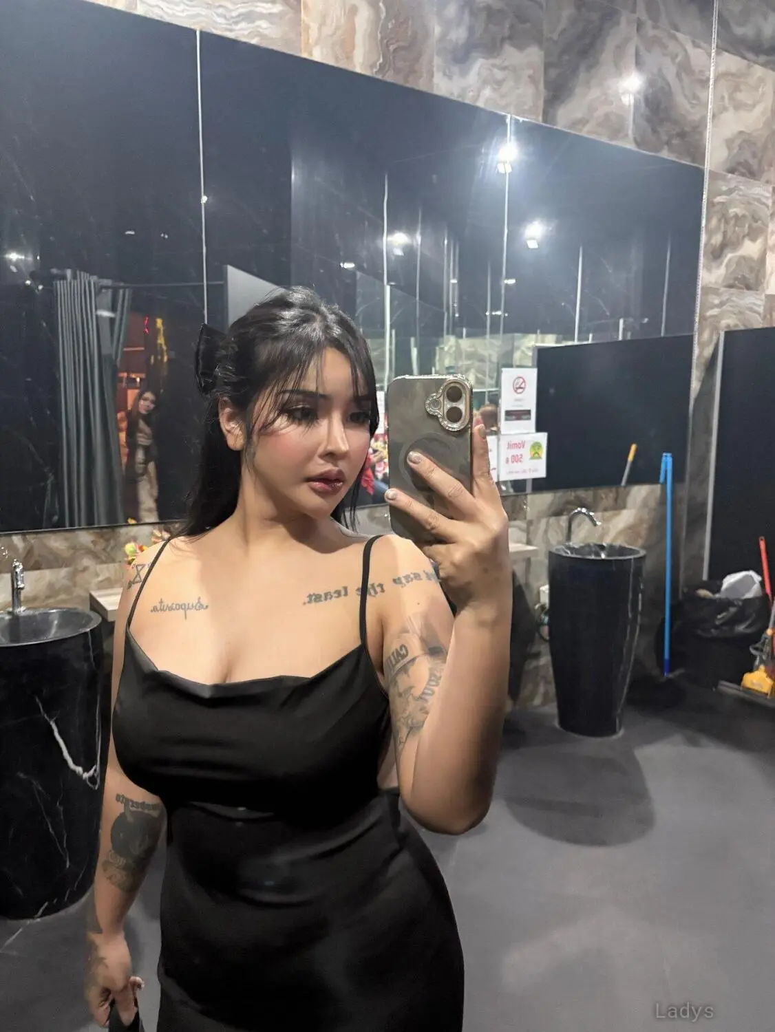 Neeha, 21 years beautiful nude Pattaya escorts girl, height 155 sm, Weight kg