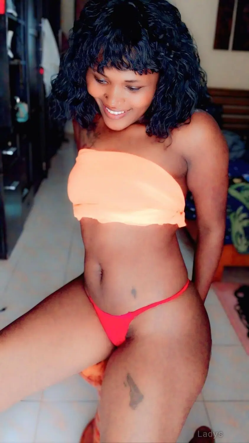 Sara, 24 years beautiful nude Pattaya escorts girl, height 165 sm, Weight kg