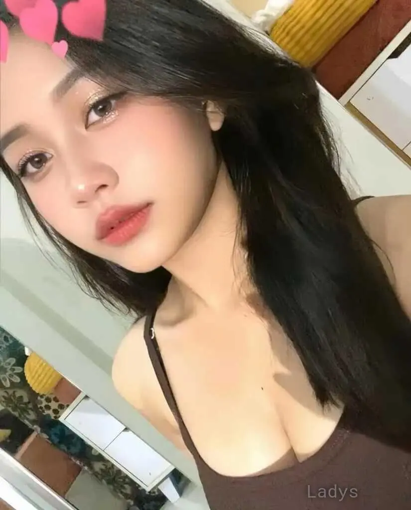 Wynn, 19 years beautiful nude Penang escorts girl, height 162 sm, Weight 48 kg