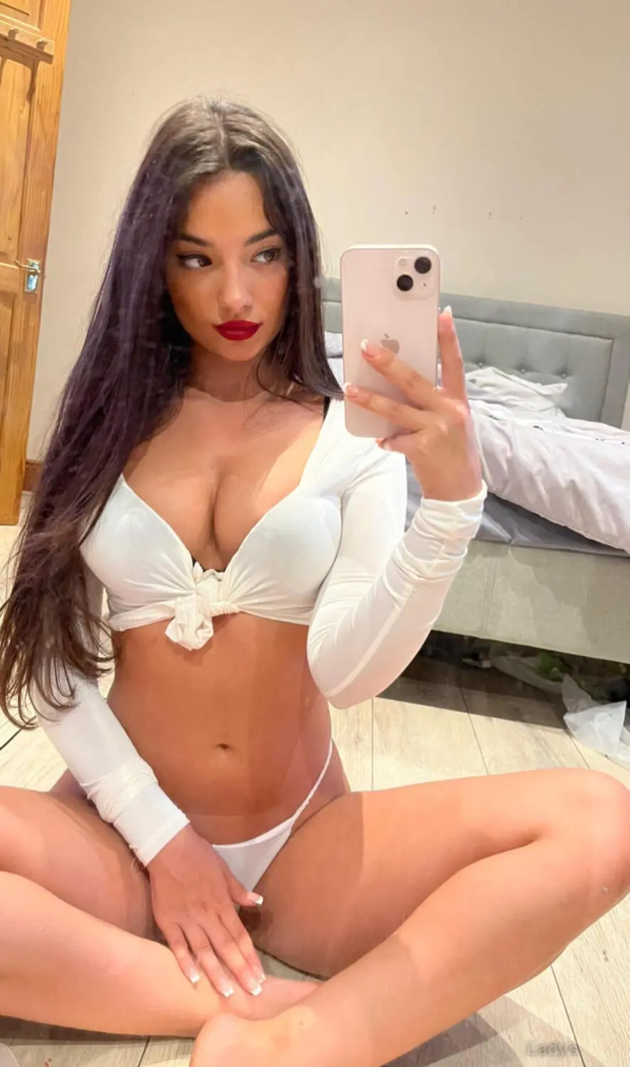 Danah lee, 27 years beautiful nude Pensacola escorts girl, height 169 sm, Weight 43 kg