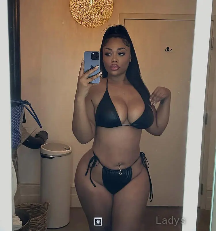 Horny Queen  indulge in package, 25 years beautiful nude Pensacola escorts girl, height 155 sm, Weight 40 kg