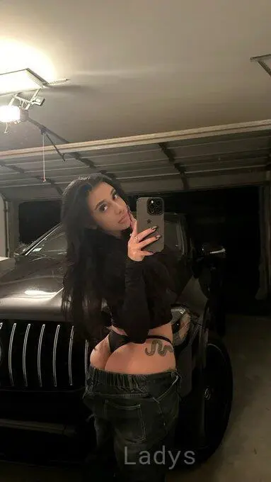 Yasmine, 26 years beautiful nude Perpignan escorts girl, height 162 sm, Weight 52 kg