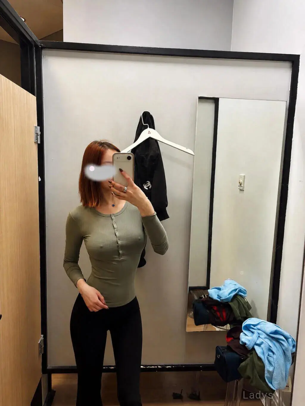 Lila May, 24 years beautiful nude Perth escorts girl, height 162 sm, Weight 54 kg