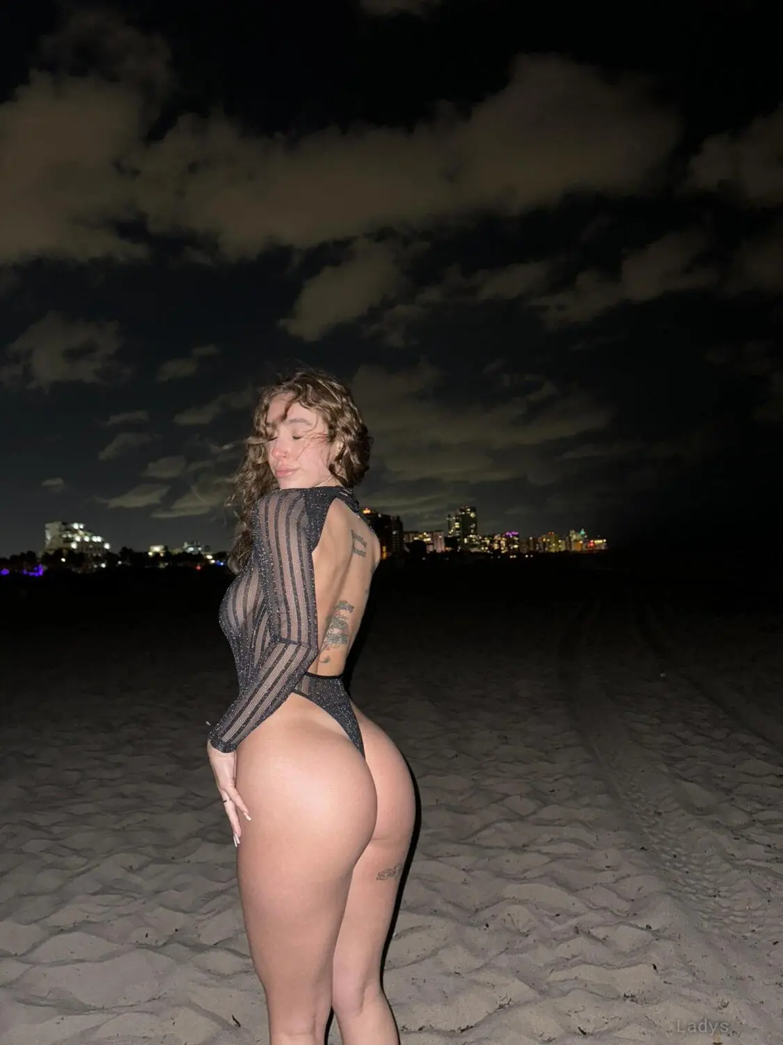 Cherry, 21 years beautiful nude Philadelphia escorts girl, height 169 sm, Weight 67 kg