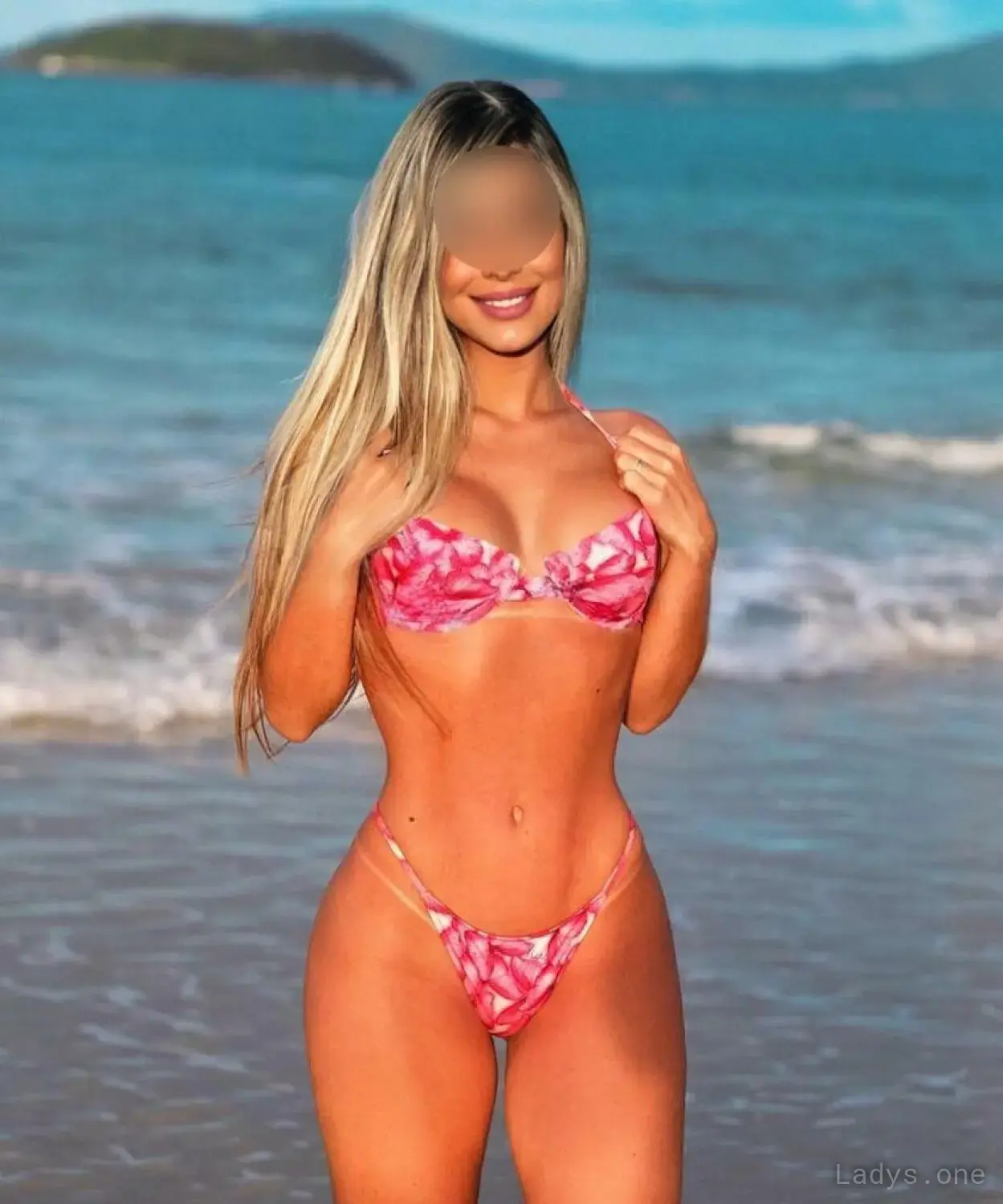 FERNANDA, 25 years beautiful nude Philadelphia escorts girl, height 165 sm, Weight 55 kg
