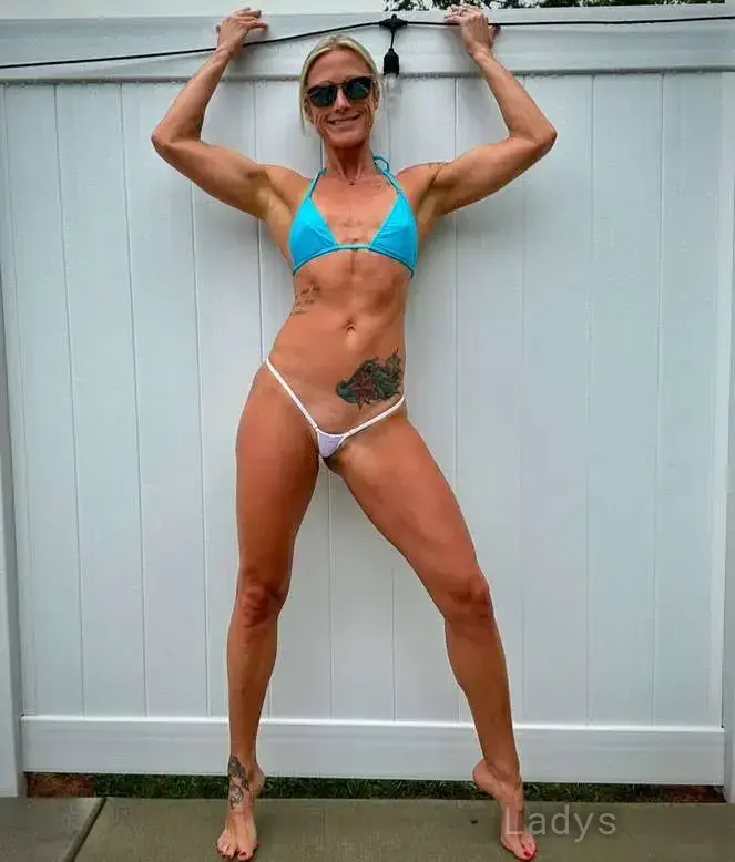 Jamie Croft, 47 years beautiful nude Philadelphia escorts girl, height 172 sm, Weight 54 kg