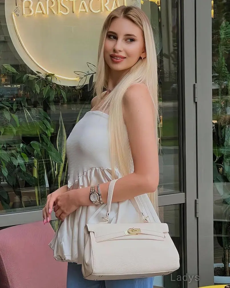 Liana Moore, 29 years beautiful nude Philadelphia escorts girl, height 170 sm, Weight 59 kg