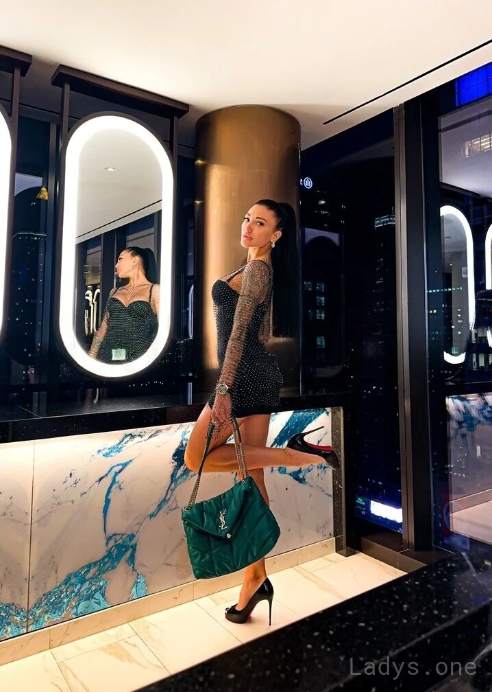 LINA, 25 years beautiful nude Philadelphia escorts girl, height 170 sm, Weight 50 kg
