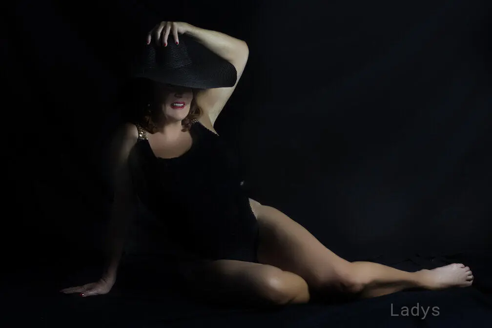 Lulu, 60 years beautiful nude Philadelphia escorts girl, height 183 sm, Weight 60 kg