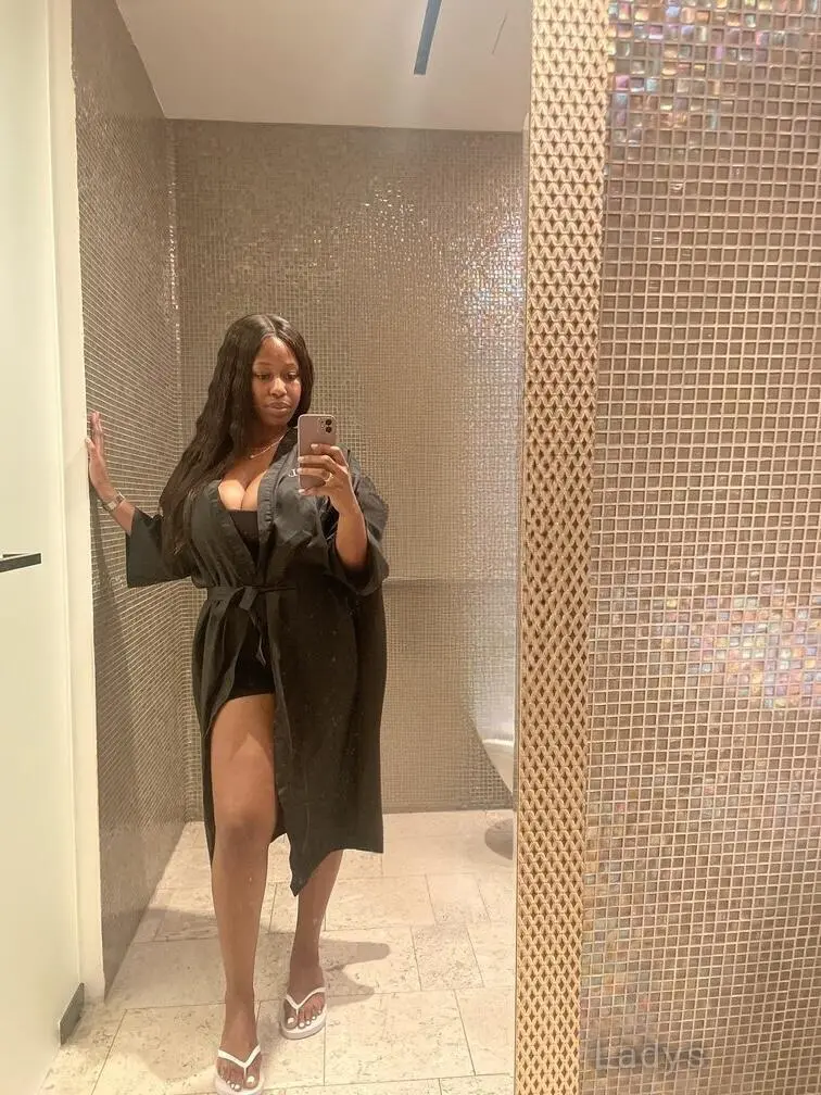 Maliah, 27 years beautiful nude Philadelphia escorts girl, height 139 sm, Weight 68 kg