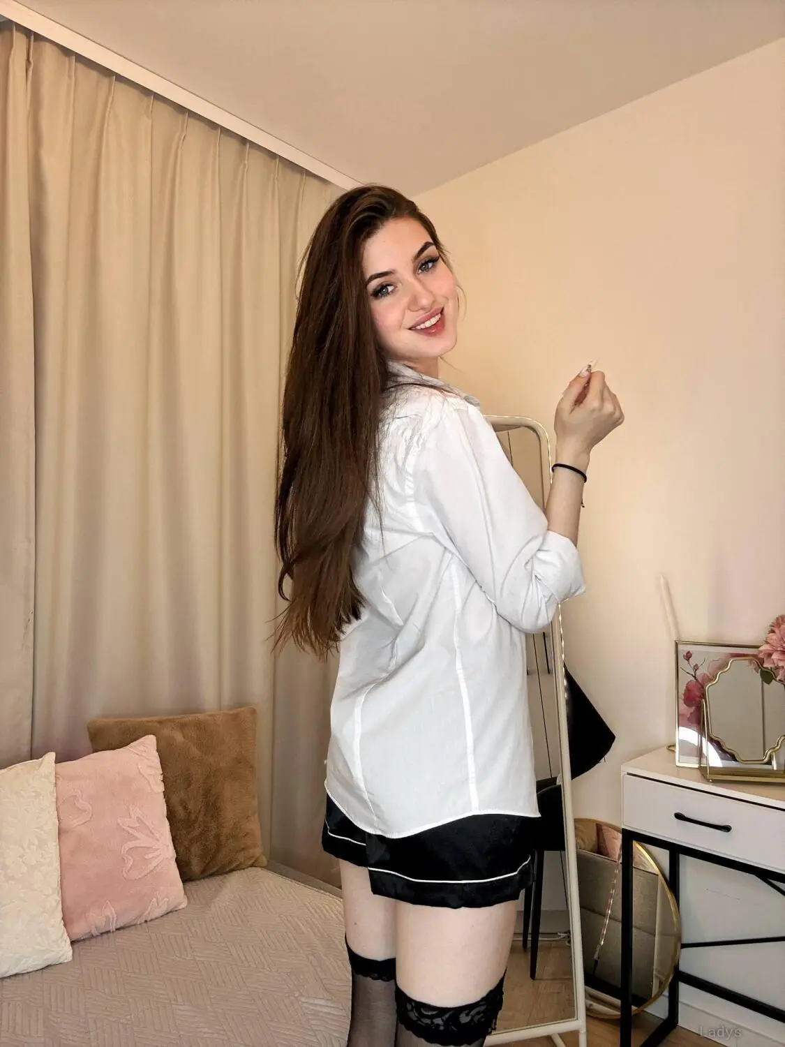 Veronica, 23 years beautiful nude Philadelphia escorts girl, height 170 sm, Weight 50 kg