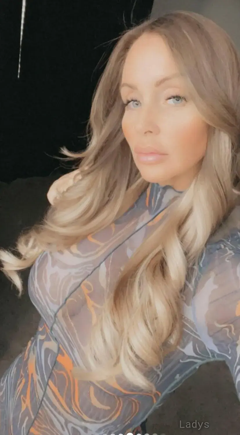 BECCA, 38 years old Phoenix escort girl with big tits, height 171 sm, Weight 59 kg