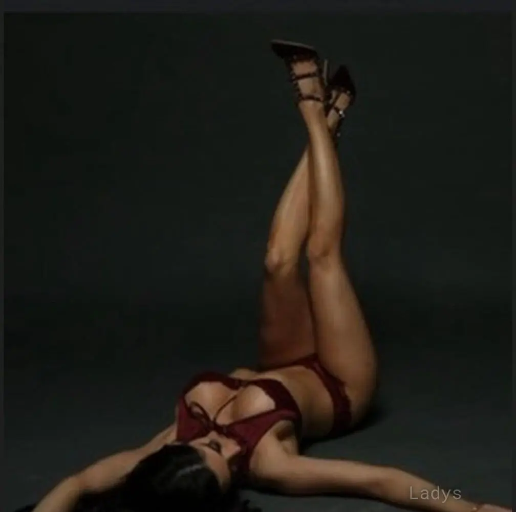 Jasmine, 31 years old Phoenix escort girl with big tits, height 154 sm, Weight 55 kg
