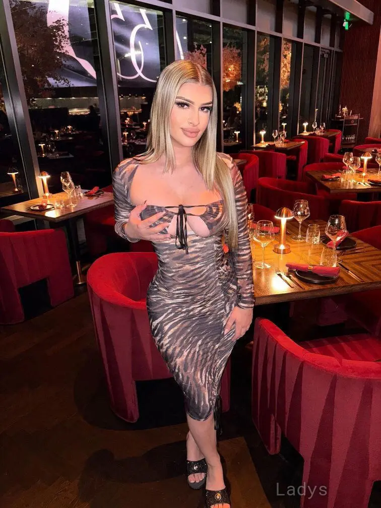 Jasmine, 27 years old Phoenix escort girl with big tits, height 165 sm, Weight 54 kg