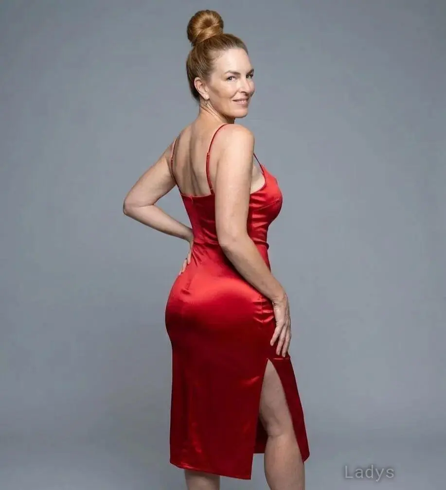 Esme Moss, 34 years beautiful nude Phoenix escorts girl, height 178 sm, Weight 59 kg