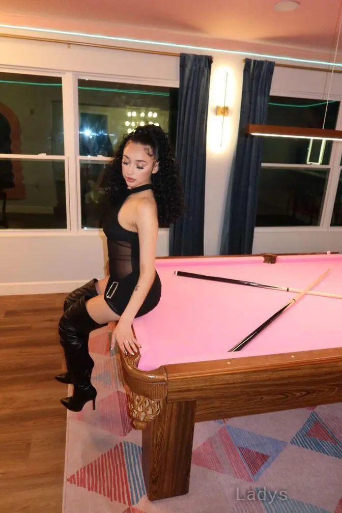 Kateri, 25 years beautiful nude Phoenix escorts girl, height 167 sm, Weight 50 kg