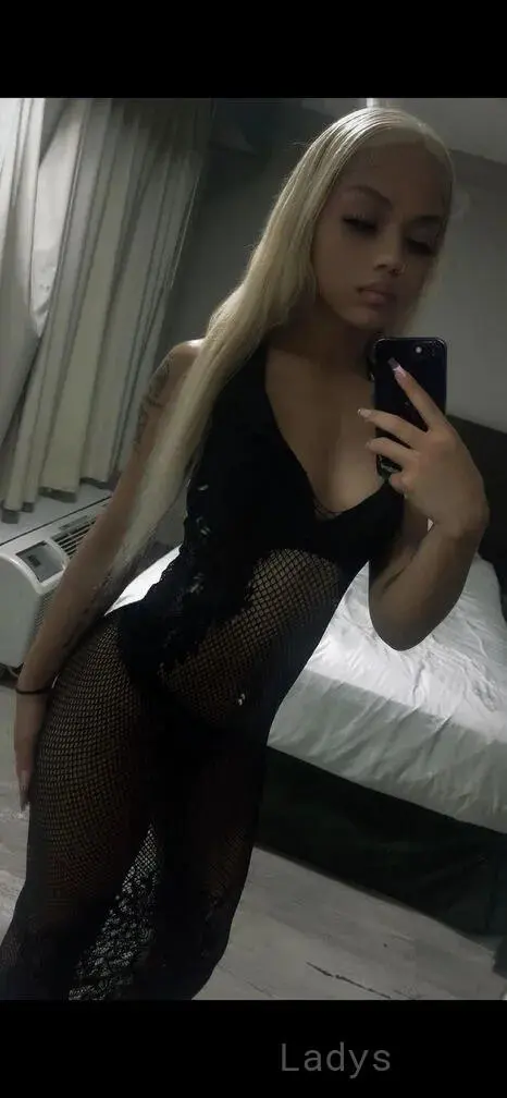 LiLi, 20 years beautiful nude Phoenix escorts girl, height 157 sm, Weight 59 kg