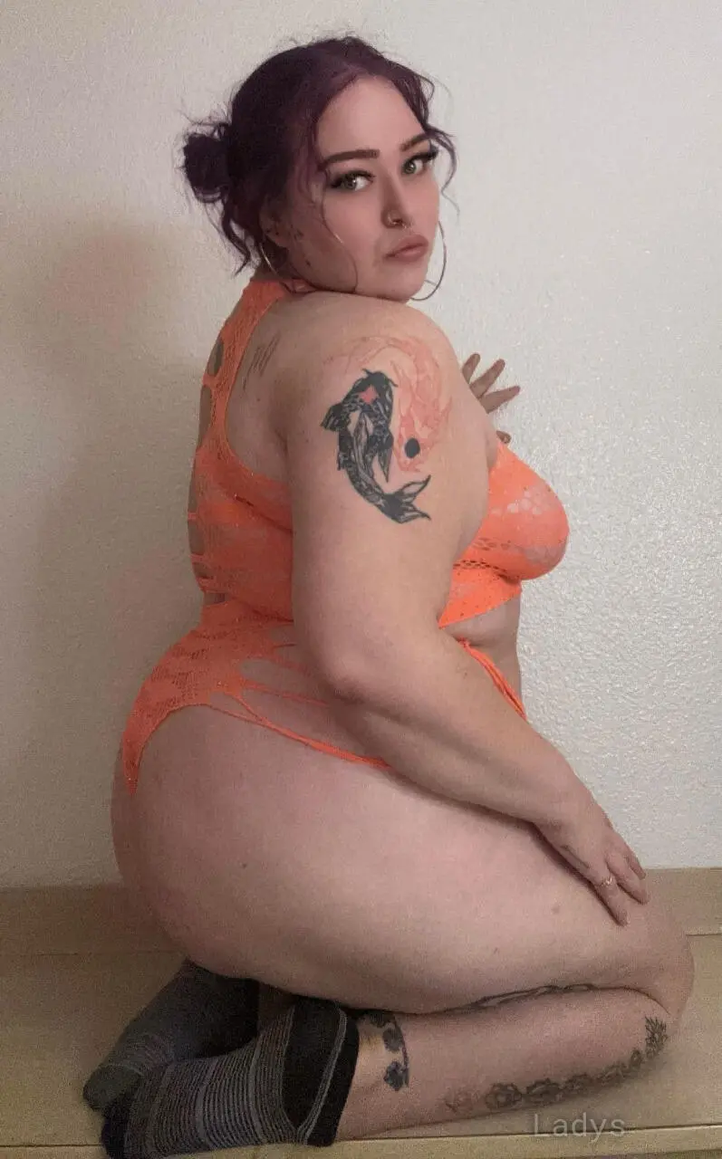 Nikki Babyy, 27 years beautiful nude Phoenix escorts girl, height 166 sm, Weight 51 kg