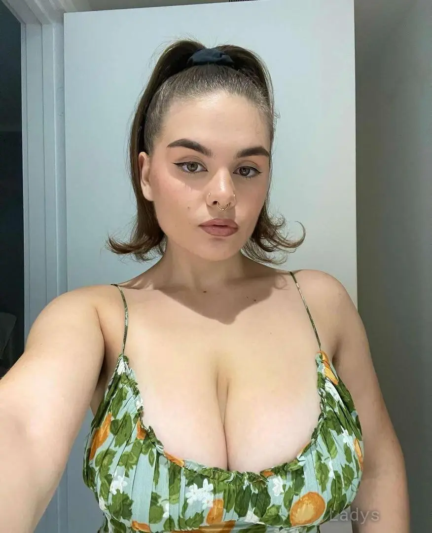 Sandra, 27 years beautiful nude Phoenix escorts girl, height 172 sm, Weight 40 kg