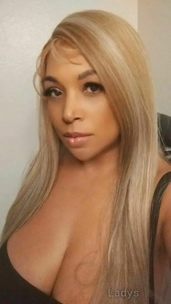Victoria Vixen, 33 years beautiful nude Phoenix escorts girl, height 172 sm, Weight 73 kg