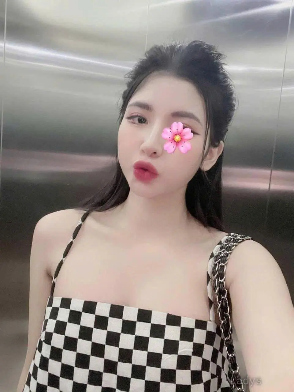 Harry, 21 years old Phu Quoc escort girl with big tits, height 168 sm, Weight kg