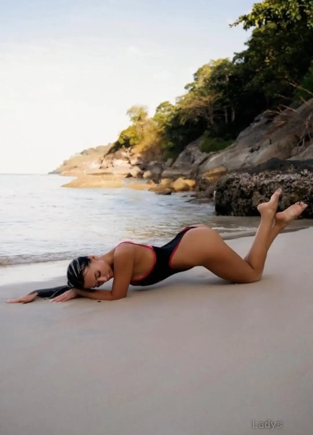 ADELINA, 22 years old Phuket escort girl with big tits, height 172 sm, Weight 54 kg