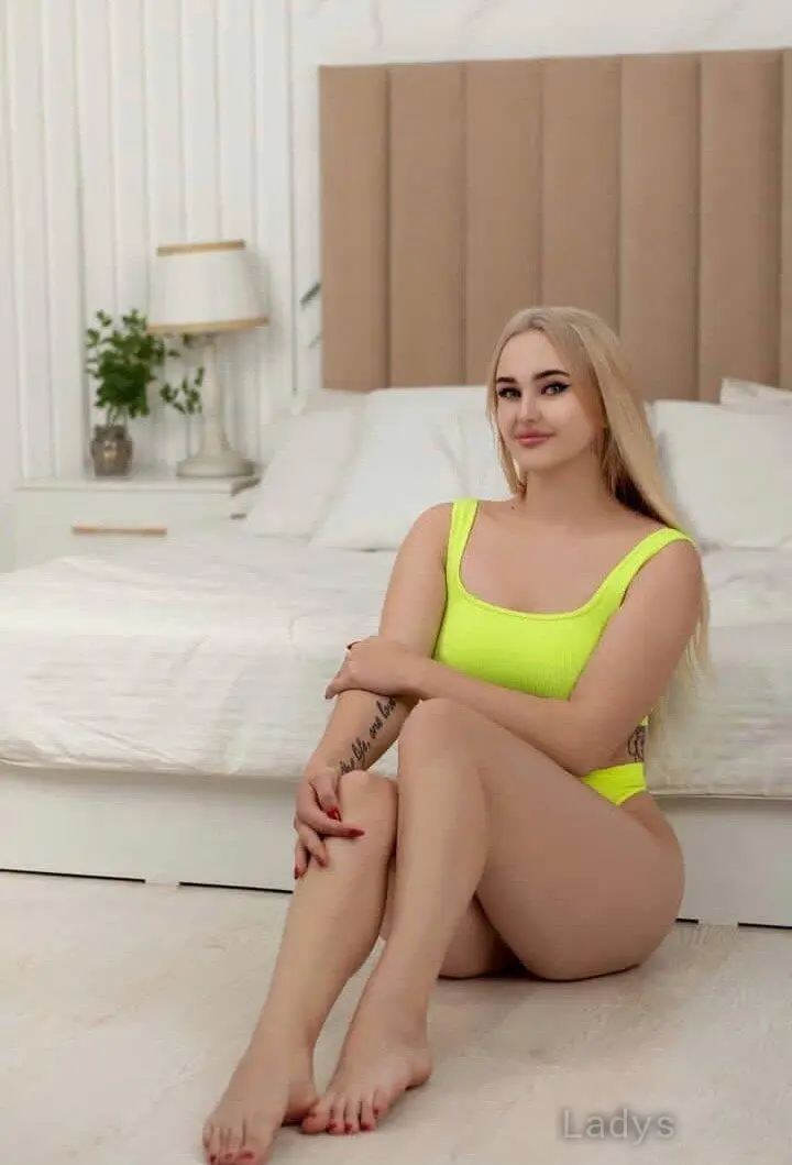 Kristina, 25 years old Phuket escort girl with big tits, height 167 sm, Weight kg