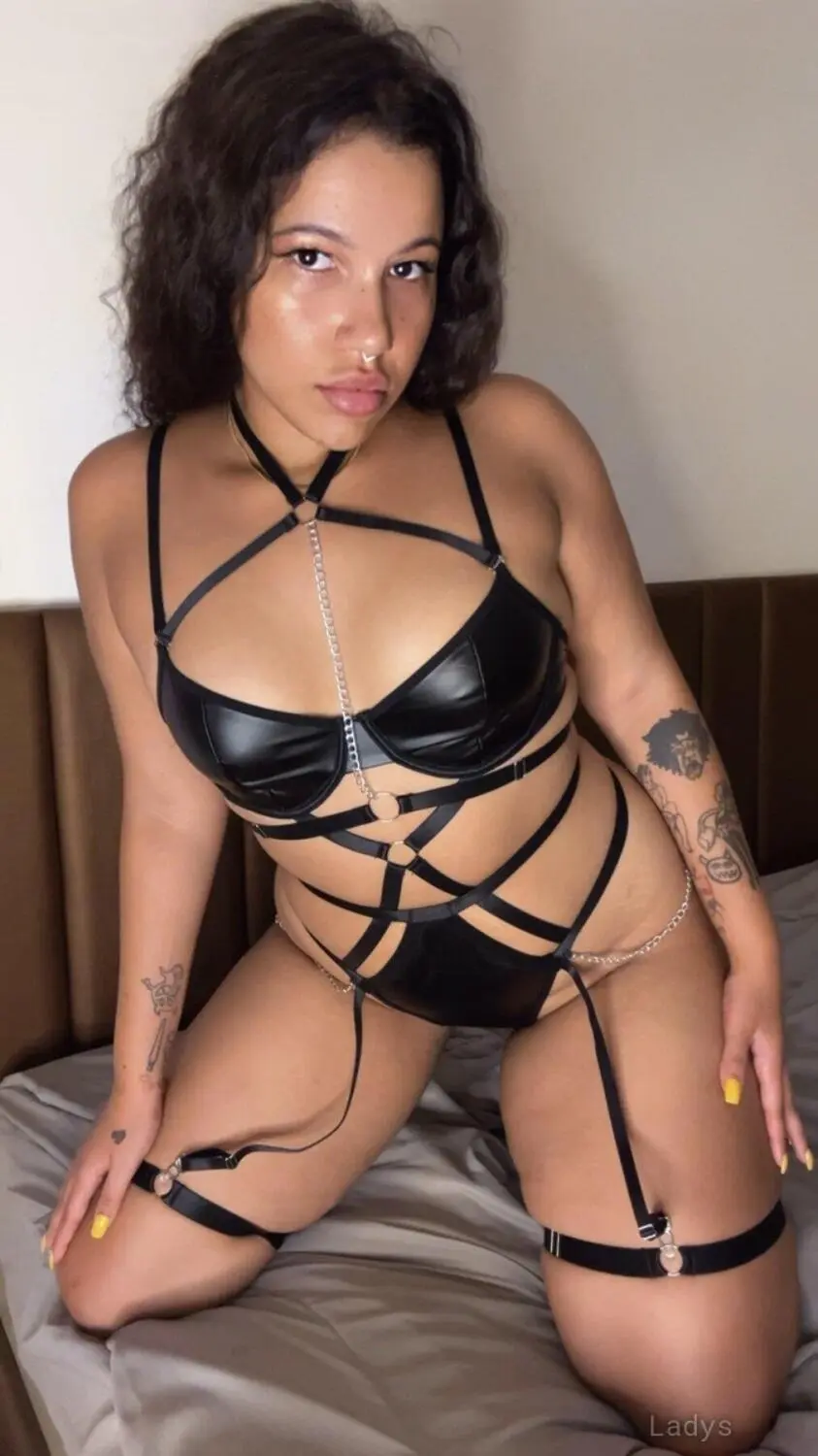 Naomi, 22 years old Phuket escort girl with big tits, height 170 sm, Weight  kg