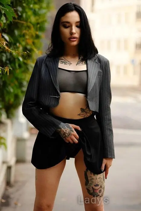 Alice, 23 years beautiful nude Phuket escorts girl, height 171 sm, Weight 55 kg