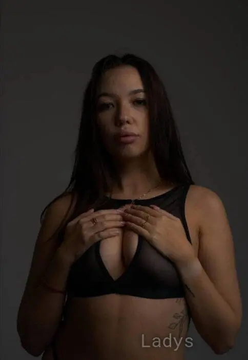 Juliaa, 24 years beautiful nude Phuket escorts girl, height 168 sm, Weight 62 kg