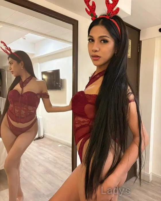 Mariana, 23 years beautiful nude Phuket escorts girl, height 163 sm, Weight 51 kg